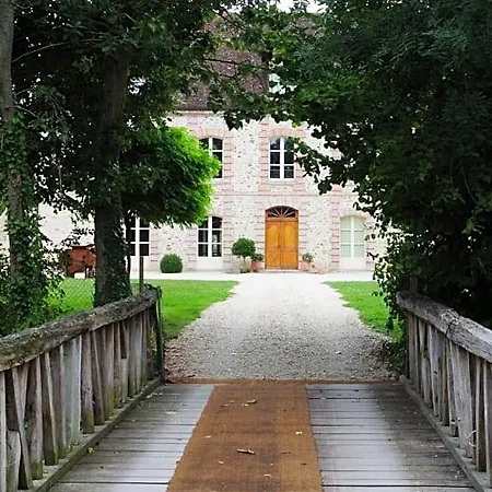 Bed and Breakfast Le Chateau De Mon Pere 3*