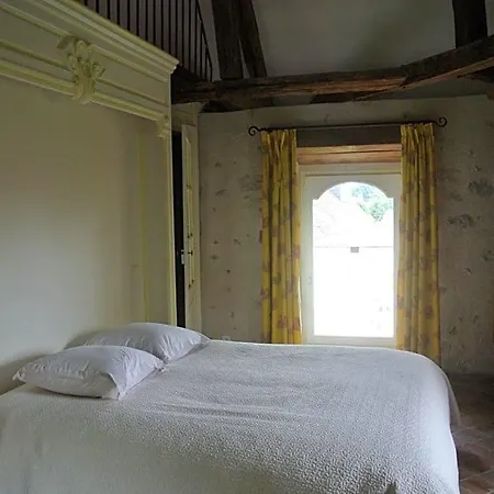Le Chateau De Mon Pere Bed and Breakfast 3*