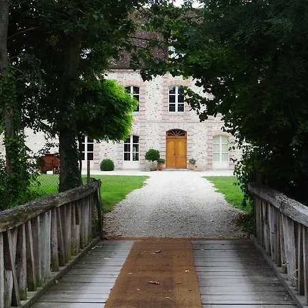 Le Chateau De Mon Pere Bed & Breakfast
