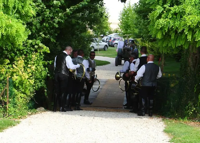 Bed & Breakfast Le Chateau De Mon Pere Villiers-aux-Corneilles